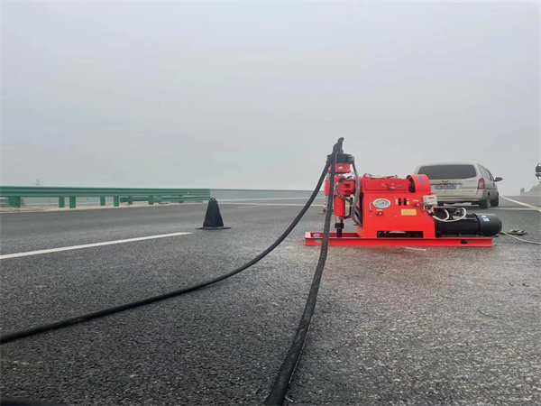 竹山马路路基路面开裂下沉注浆加固灌浆